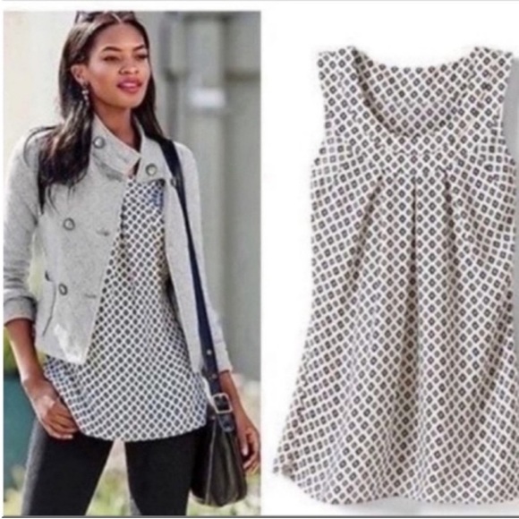 Women’s Navy and Cream CAbi Sleeveless Diamond Print Blouse Size Small - Picture 1 of 9